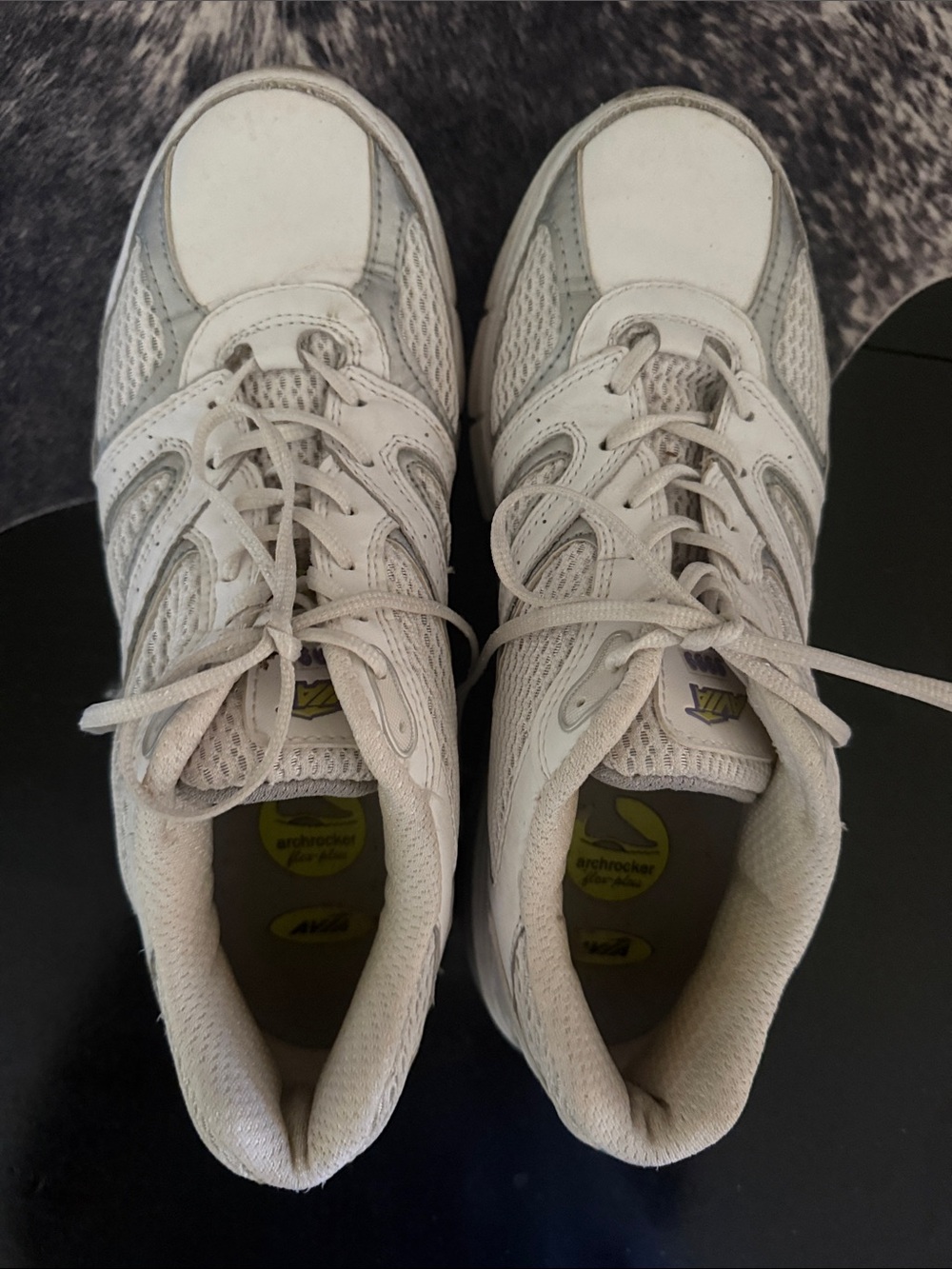 Vintage Avia White Sneakers with archrocker flex-plus.
